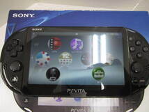 SONY　PSVITA　PCH-2000　Wi-Fiモデル　ブラック　現状品　※おまけ付　PSVITAソフト×3_画像3