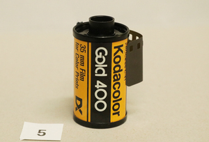 ｗ５　フィルム時代終了　( Kodacolor Gold400- 24)　未使用期限切れ品　定形外便発送可