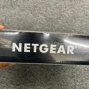 04473未使用NETGEAR スイッチングハブ 5ポート ギガビット金属筐体 壁掛け対応 静音ファンレス VLAN QoS アンマネージプラス 法人向け GS10の画像2