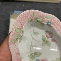 04495 未使用品　WEDGWOOD　ウエッジウッド　ローズヒップ柄　小プレート 小物入れ　希少_画像3