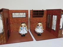 ドールハウス 1/12 1/10 レンガ風 【分解可能】 COUNTRY WOOD GARDEN 木製ドールハウス オビツ11 ねんどろいどドール ピコえっくすきゅーと_画像4