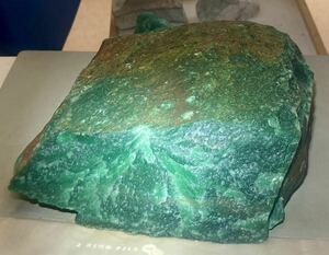 インド産超巨石天然アベンチュリン原石3.32kg［インド翡翠］
