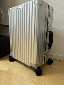 RIMOWA