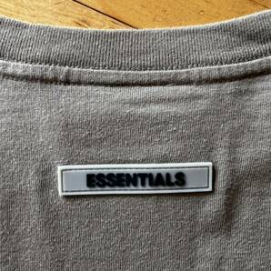 最終価格 FEAR OF GOD Essentials FOG Tシャツ サイズM チャコール エッセンシャルズ フィアオブゴッドの画像7