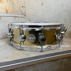 [GATEWAY специальный отбор б/у ]DW / COLLECTOR'S SERIES BRASS 14x5 snare 