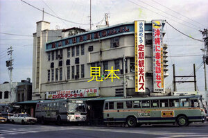 [鉄道写真] 遠州鉄道新浜松駅の地上時代の駅舎,浜松市営バス (1725)
