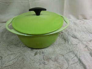 ★ル・クルーゼ　LE　CREUSET　 両手鍋 22㎝