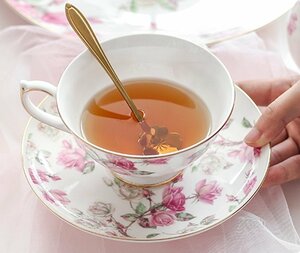 Aynsley エインズレイ　イギリス　洋食器　茶器　ティーカップ＆ソーサー　バラ　薔薇　花柄　お祝い　プレゼント　
