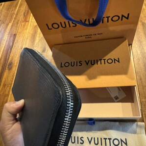 美品 LOUIS VUITTON ルイヴィトン エピ ジッピーウォレット 黒 レザーの画像6