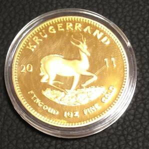 Z5-20)海外丸形記念金貨、コイン、メダル*2011年南アフリカ共和国 ボール・クリューガー*参考品1枚 ゴールドの画像1