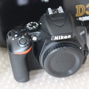 ★美品！Nikon ニコン D3500 ダブルズームキット★の画像4