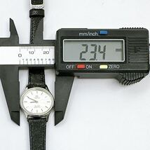 04067 オメガ OMEGA デビル DE VILLE レディース 腕時計 クォーツ 電池式 QZ シルバーカラー 革ベルト プッシュリューズ_画像10