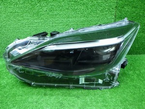 ジャンク　トヨタ　MXPB10/MXPJ10　ヤリクロス　左ヘッドライト　LED　52-325　B2　240404122