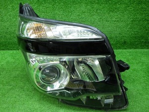 トヨタ　70系　ヴォクシー　後期　右ヘッドライト　HID　28-225S　240420023