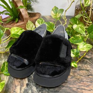 UGG サンダル　ブラック