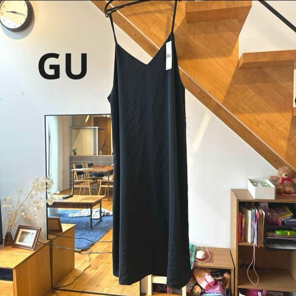 【新品】GU ワンピース　ネイビー