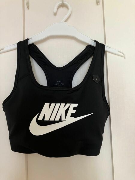 NIKE スポーツブラ