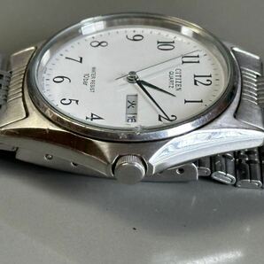 1円〜◆CITIZEN シチズン QUARTZ クォーツ 5500-F501131 白文字盤 メンズ腕時計 稼働品の画像5