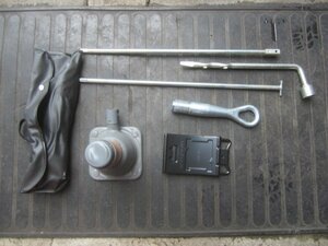 NV350 Caravan VW2E26 loaded tool daruma jack pictured set 