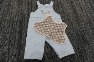 * BURBERRY Burberry baby overall blue 80 height 49cm width of a garment 26cm..... check 20cm×28cm baby's bib man set 