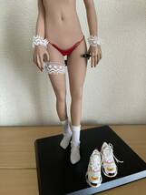 JIAOUDOLL ヘッド・衣装付 JIAOUDOLL 1/6　サンタン肌　超柔軟性 女性 シームレス ボディ 1/6　女性ドール・フィギュア　TBLeague　Phicen_画像3