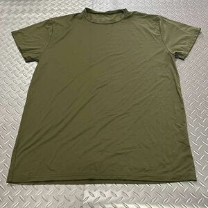 沖縄　米軍放出品 Tシャツ　アンダーシャツ　サバゲー　ランニング　OD LARGE 速乾性抜群　 (INV U48)