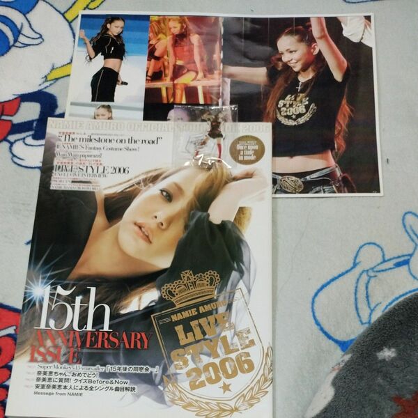 安室奈美恵2006年パンフレット（未開封DVD)付きアクリルスタンド　日本製　未開封　2006年しっかりした写真　　オマケ最終価格