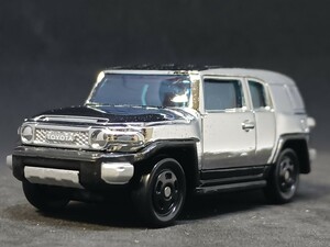 ◆ベトナム製トミカ(1/66)◆トヨタ・FJクルーザー(銀メッキ)◆箱なし/ルース/小傷有★夢屋VT081★