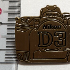 Nikon オリジナル D3 ピンバッチ の画像3