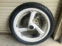 ★美品★FZR250 2KR 17x2.15 フロントホイール　_画像2