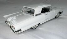 K06, 未使用。4台セット。1958 サンダーバード・ハードトップ白。Thunderbird T-bird。ダイキャスト・モデルカー, 1/32。箱付。送料無料。_画像4