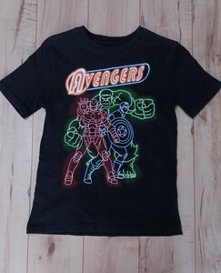 送料無料　GapKids　アベンジャーズ　半袖Tシャツ　130　蛍光　蓄光　マーベル　ギャップ　半袖　Tシャツ　キッズ　黒