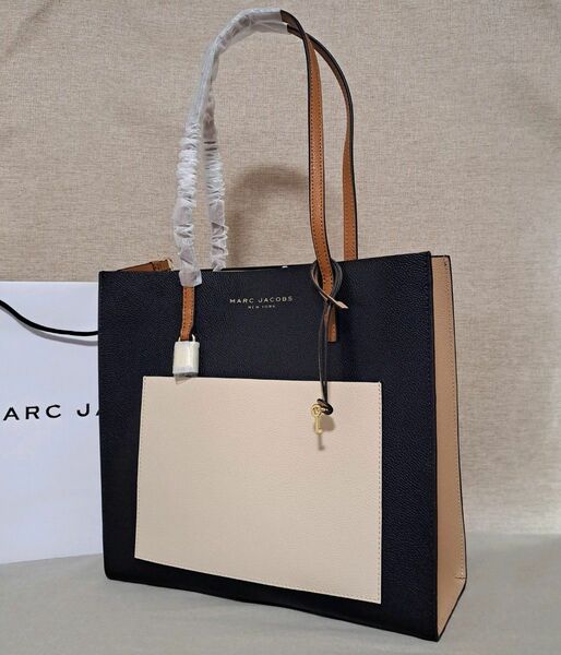 MARC JACOBS　トートバッグ　ショルダーバッグ　大容量　A4収納可能