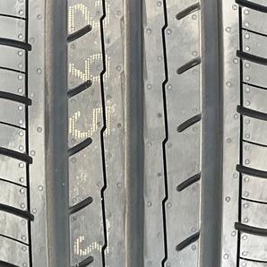 新品タイヤ 処分特価 4本セット 215/50R17 95V ヨコハマ BLUEARTH-ES ES32 夏 サマー 215/50/17 ヴォルツ b6216の画像2