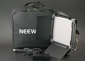 *NEEWER 660*RGP LED video light *SNL660*3200K-5600K*USED*