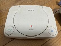 24-0031AH ジャンク SONYプレイステーション PSone「SCPH-100」コントローラー、AVケーブル、ACアダプタ、電源コード_画像2