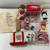 訳あり未使用品 一部使用感あり ペコちゃんグッズセット まとめ売り 人形 ブリキ缶 ぬいぐるみ クッション ボトル トートバッグ 他240428KC_画像1