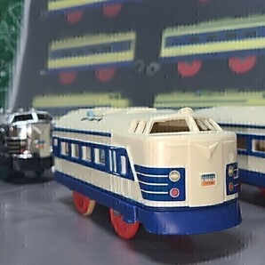 (13*）限定 Tomy Newport Beach USA Train ノベルティー（非売品） 薄黄色 18両編成（未使用）の画像2