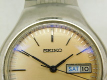 ★友1333 SEIKO セイコー V.F.A 3823-7001 腕時計 ジャンク品 クォーツ デイデイト 92403271_画像6