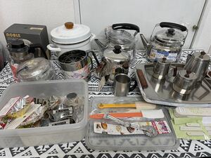 キッチン用品色々まとめ売り　やかん　琺瑯鍋　ハリオ　サーバー　トレイ　カトラリー　他　ステンレス　製菓道具