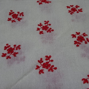 日本製 ポリ系 花柄 刺繍 生地 4.2ｍ G325の画像3