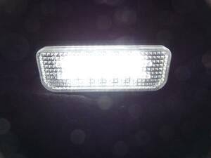 ベンツ LED ナンバー灯 W211ワゴン E240 E280 E300 E320 E350 E500 E55 E63 キャンセラー 内蔵 ライセンスランプ