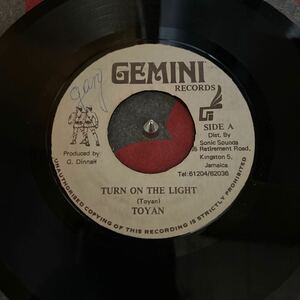 レア　TURN ON THE LIGHT/TOYAN オリジナル盤