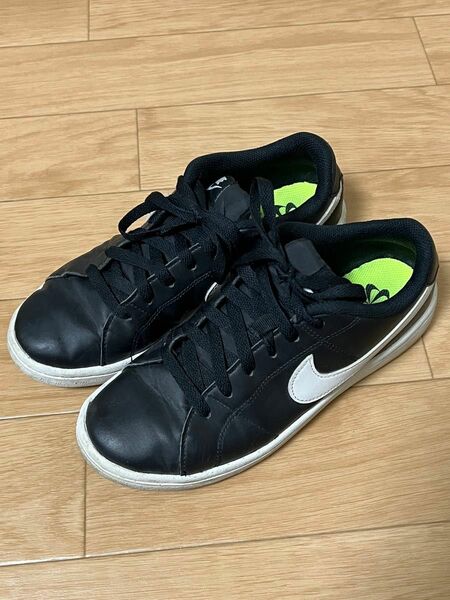 NIKE スニーカー