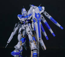 RG Hi-νガンダム 塗装済み完成品_画像4