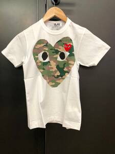 COMME des GARCONS PLAY Tシャツ　白×迷彩ハートと赤ハート　Sサイズ（レディース）AZ-241