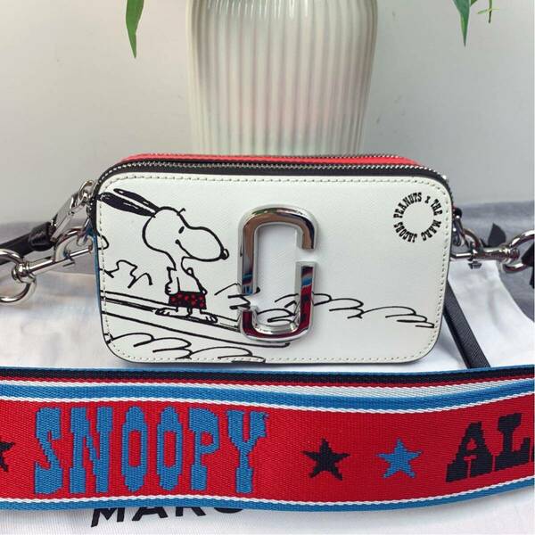 新品 MARC JACOBS マークジェイコブス スナップショット カメラバッグショルダーバッグ SNOOPY