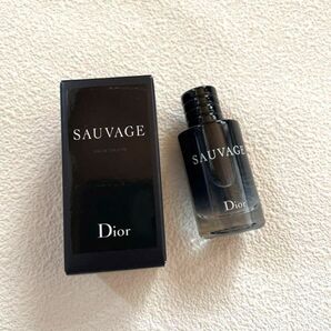 Dior SAUVAGE ディオール ソヴァージュ香水 ミニチュア　10ml 箱付き