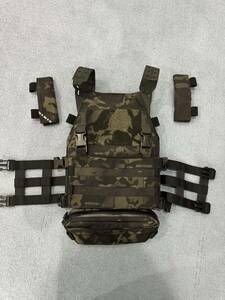 VOLK TACTICAL GEAR プレートキャリア ポーチ付き 完成品　MCBK