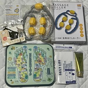 美品 健康足ツボボード★未使用 マッサージローラー★新品 漢方入り歯磨きジェル150g★レジ袋24枚入り★新品 マスク 2枚付き